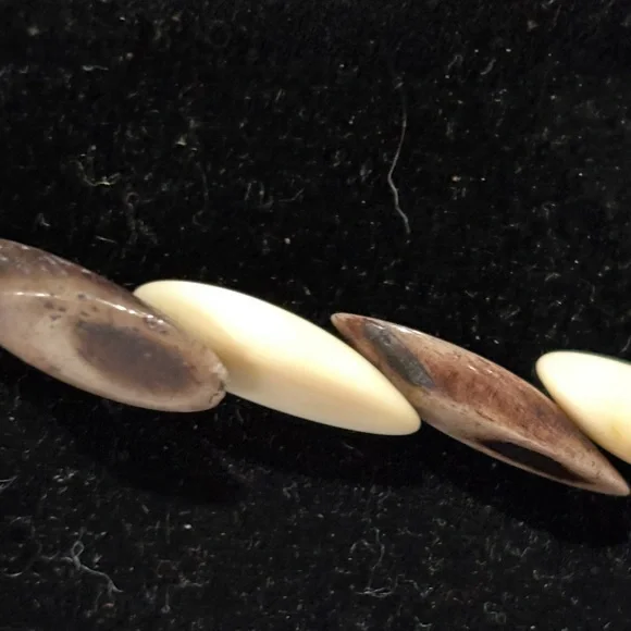 Elegant Two-Tone Necklace ivory - Picture 6 of 7